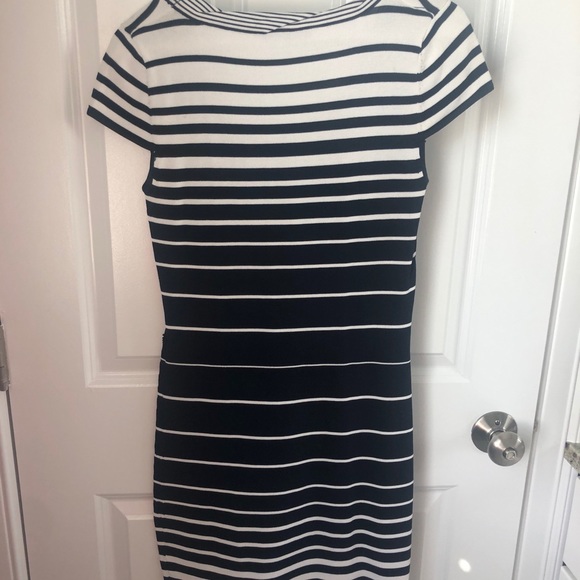 Women’s Adrienne Vittadini Navy & White Striped Dress. Size XS. Pet/Smoke Free - Picture 4 of 4